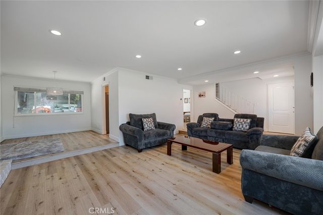 135 Lupe Avenue, Newbury Park, CA 91320