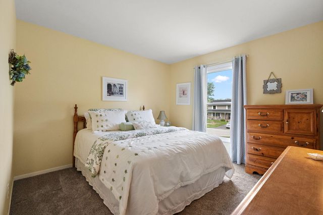 3697 Kingsway Drive, Crown Point, IN 46307
