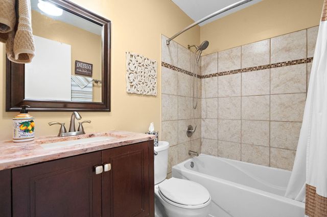 3697 Kingsway Drive, Crown Point, IN 46307