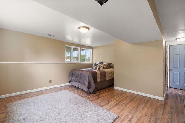 3697 Kingsway Drive, Crown Point, IN 46307