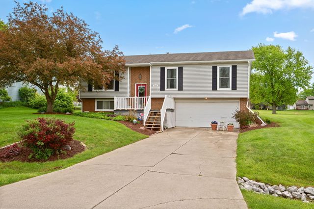 3697 Kingsway Drive, Crown Point, IN 46307