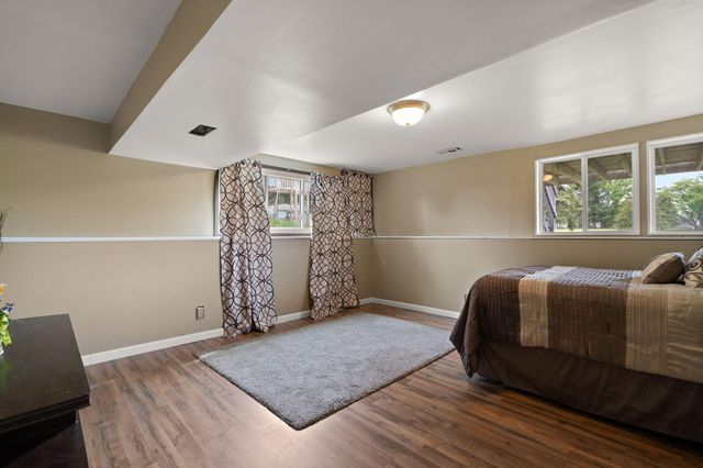 3697 Kingsway Drive, Crown Point, IN 46307
