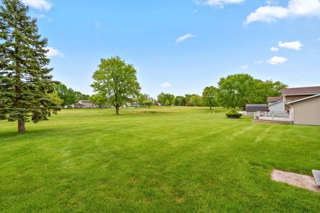3697 Kingsway Drive, Crown Point, IN 46307