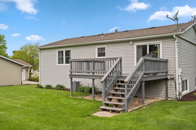 3697 Kingsway Drive, Crown Point, IN 46307