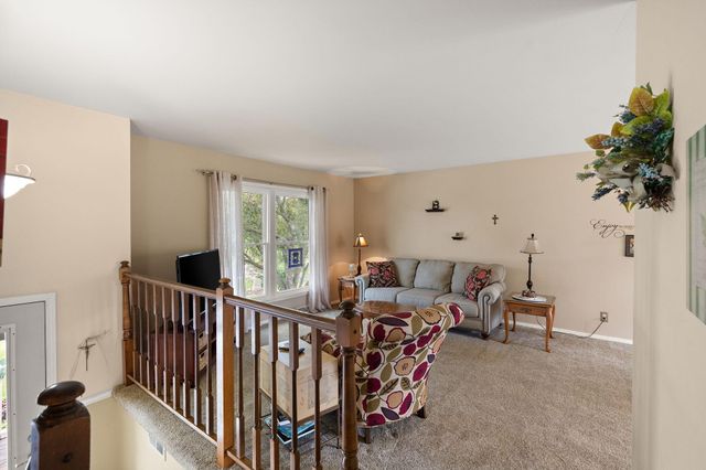 3697 Kingsway Drive, Crown Point, IN 46307