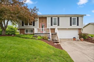 3697 Kingsway Drive, Crown Point, IN 46307