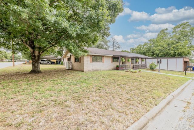 705 Dunning ST, Gonzales, TX 78629
