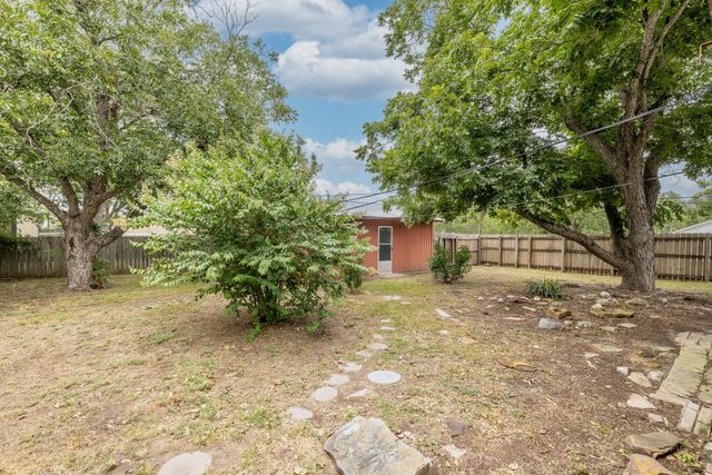 705 Dunning ST, Gonzales, TX 78629