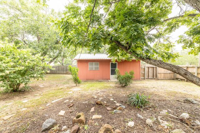 705 Dunning ST, Gonzales, TX 78629