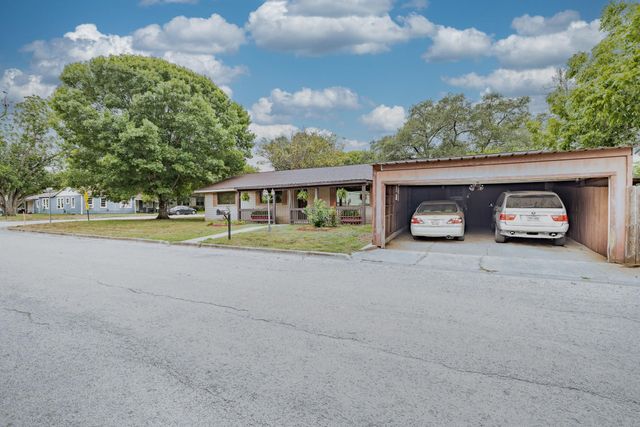 705 Dunning ST, Gonzales, TX 78629