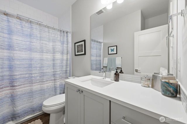 229 NE 185th Street, Shoreline, WA 98155