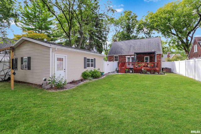207 E EMBERT Place, Peoria, IL 61603