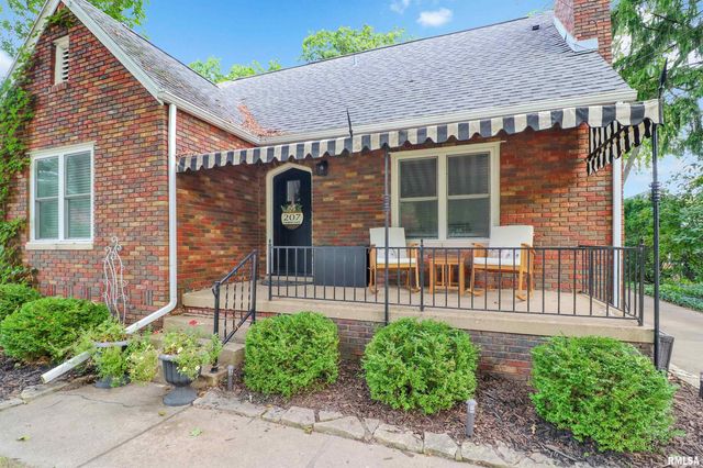 207 E EMBERT Place, Peoria, IL 61603