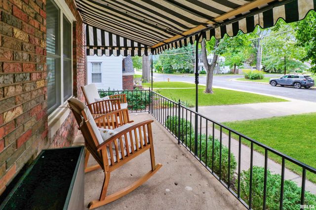207 E EMBERT Place, Peoria, IL 61603