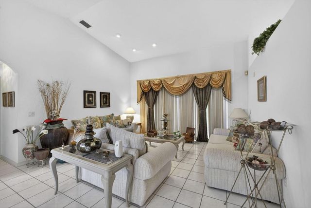 1940 S Club Drive, Wellington, FL 33414