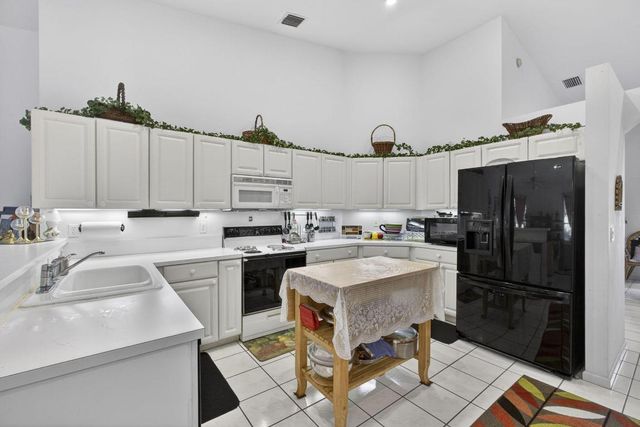 1940 S Club Drive, Wellington, FL 33414