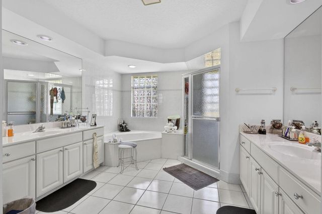 1940 S Club Drive, Wellington, FL 33414