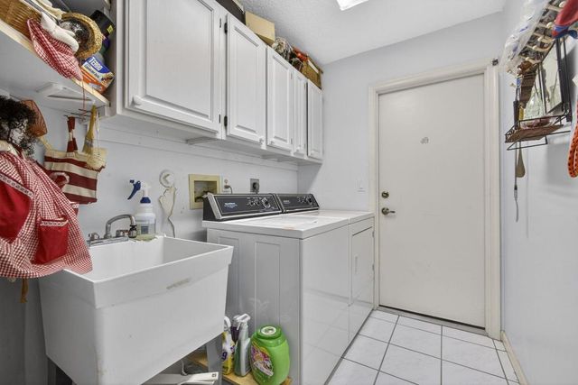 1940 S Club Drive, Wellington, FL 33414