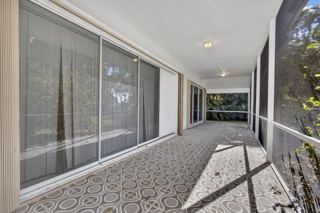 1940 S Club Drive, Wellington, FL 33414