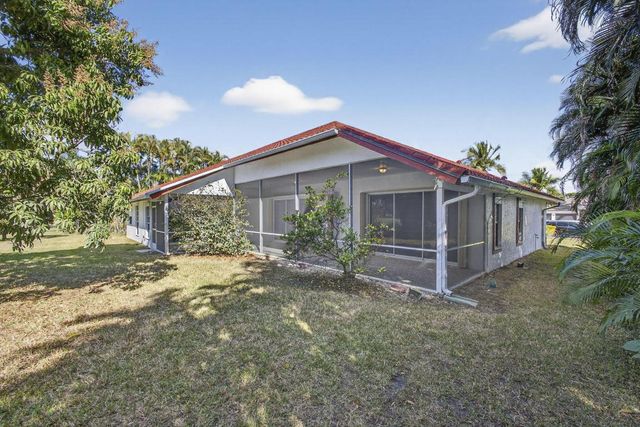 1940 S Club Drive, Wellington, FL 33414