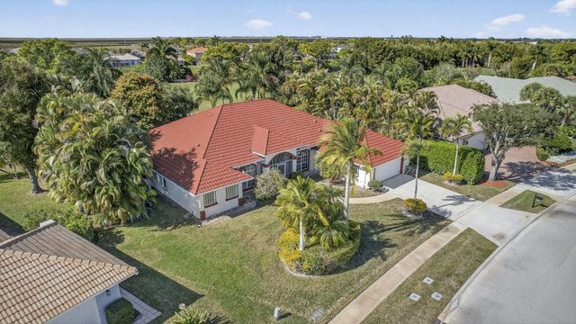 1940 S Club Drive, Wellington, FL 33414