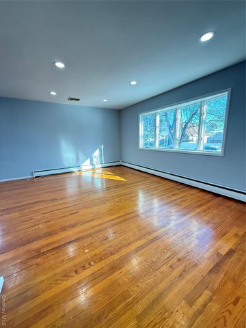 1003 Steele Boulevard, Baldwin, NY 11510