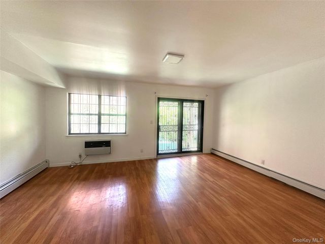 120-25 Ketch Court, College Point, NY 11356