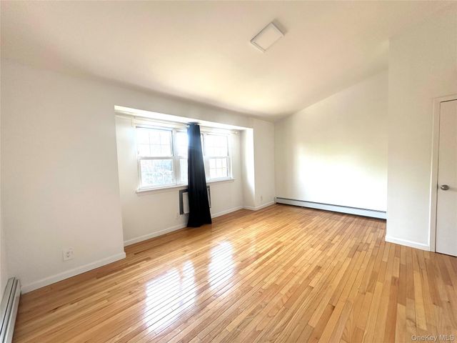 120-25 Ketch Court, College Point, NY 11356