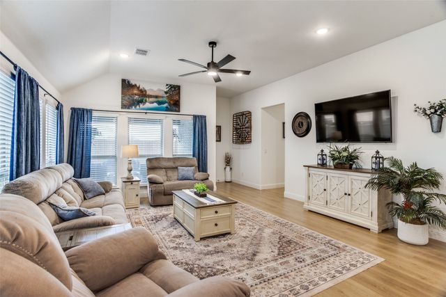 228 Shawnee Trail, Alvarado, TX 76009