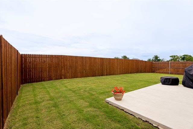 228 Shawnee Trail, Alvarado, TX 76009