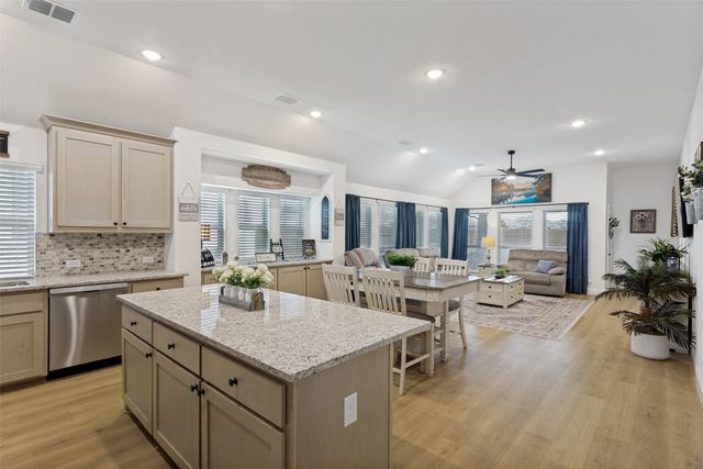 228 Shawnee Trail, Alvarado, TX 76009