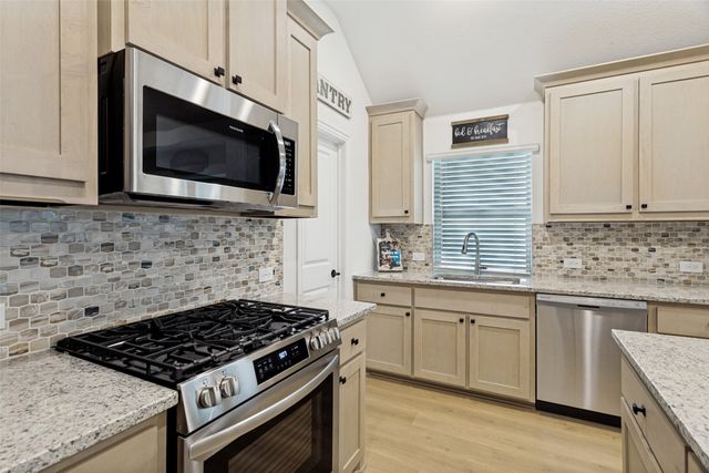 228 Shawnee Trail, Alvarado, TX 76009