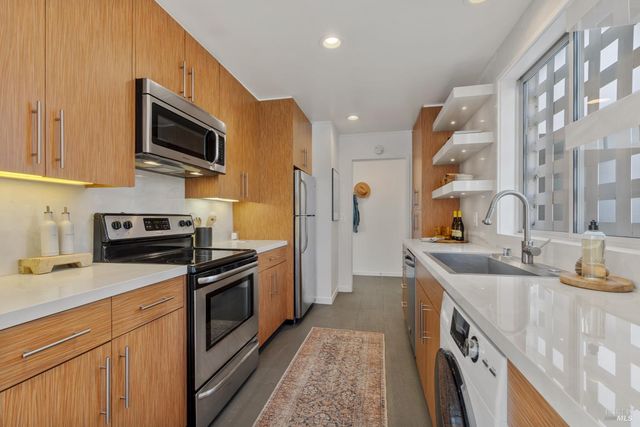 1106 Shelter Bay Ave, Mill Valley, CA 94941