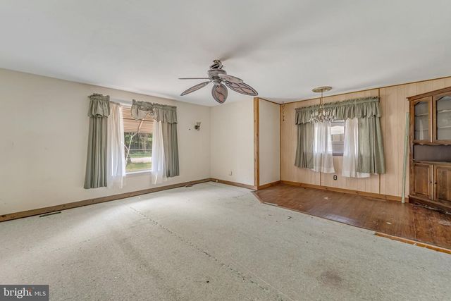 1718 W CHESTNUT AVE, Vineland, NJ 08360