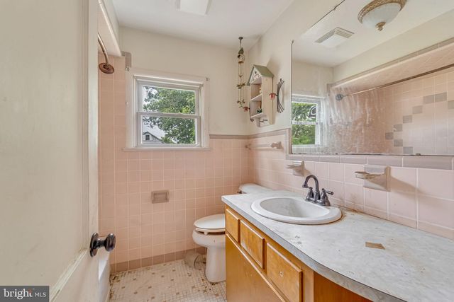 1718 W CHESTNUT AVE, Vineland, NJ 08360