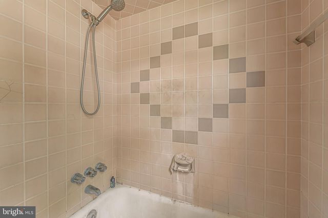 1718 W CHESTNUT AVE, Vineland, NJ 08360