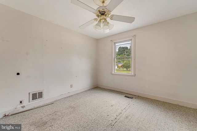 1718 W CHESTNUT AVE, Vineland, NJ 08360
