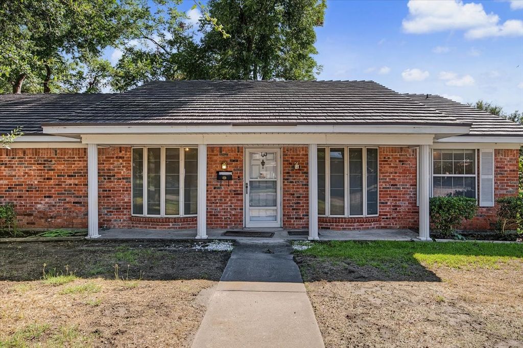 3845 Delmas Drive, Benbrook, TX 76116 — exterior
