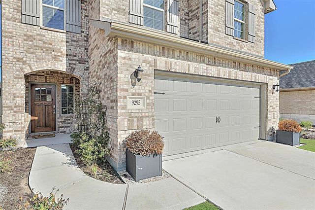 9295 Inland Leather Lane, Conroe, TX 77385