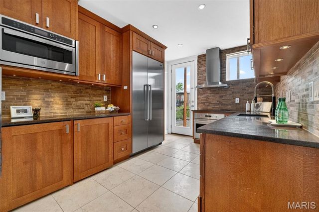 6320 Northwood Avenue 3, Clayton, MO 63105