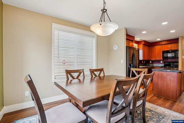 814 Crouchen St NW, Salem, OR 97304