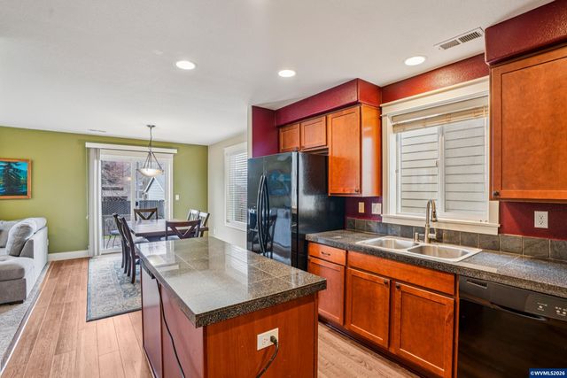 814 Crouchen St NW, Salem, OR 97304