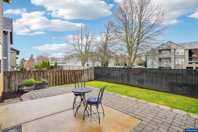 814 Crouchen St NW, Salem, OR 97304