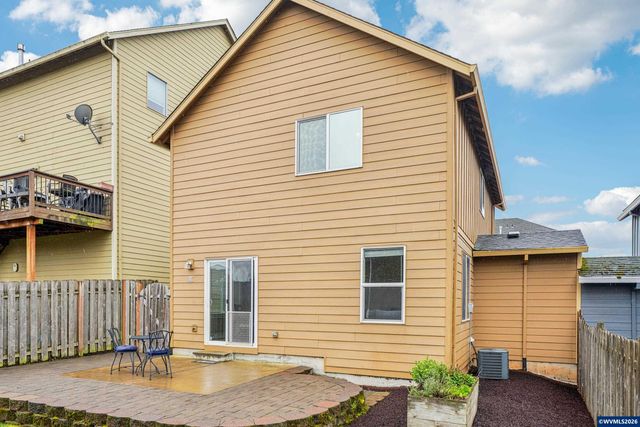 814 Crouchen St NW, Salem, OR 97304