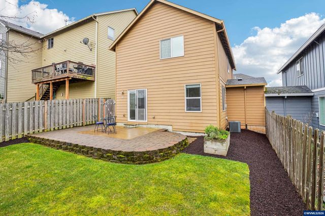 814 Crouchen St NW, Salem, OR 97304