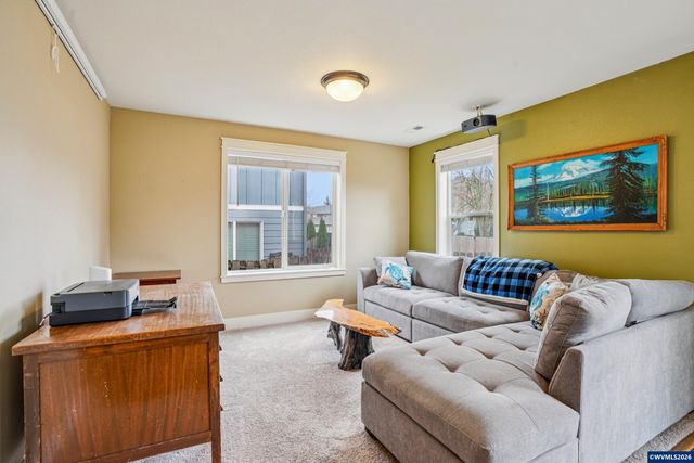 814 Crouchen St NW, Salem, OR 97304