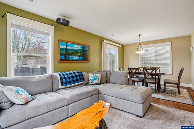 814 Crouchen St NW, Salem, OR 97304