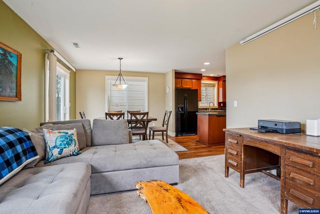 814 Crouchen St NW, Salem, OR 97304