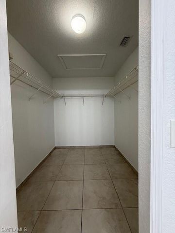 3925 E Gator CIR, Cape Coral, FL 33909