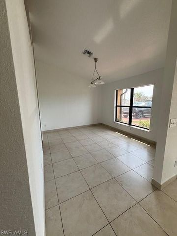 3925 E Gator CIR, Cape Coral, FL 33909